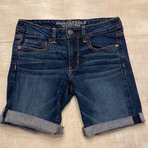 American Eagle jean shorts. EUC Size 6.